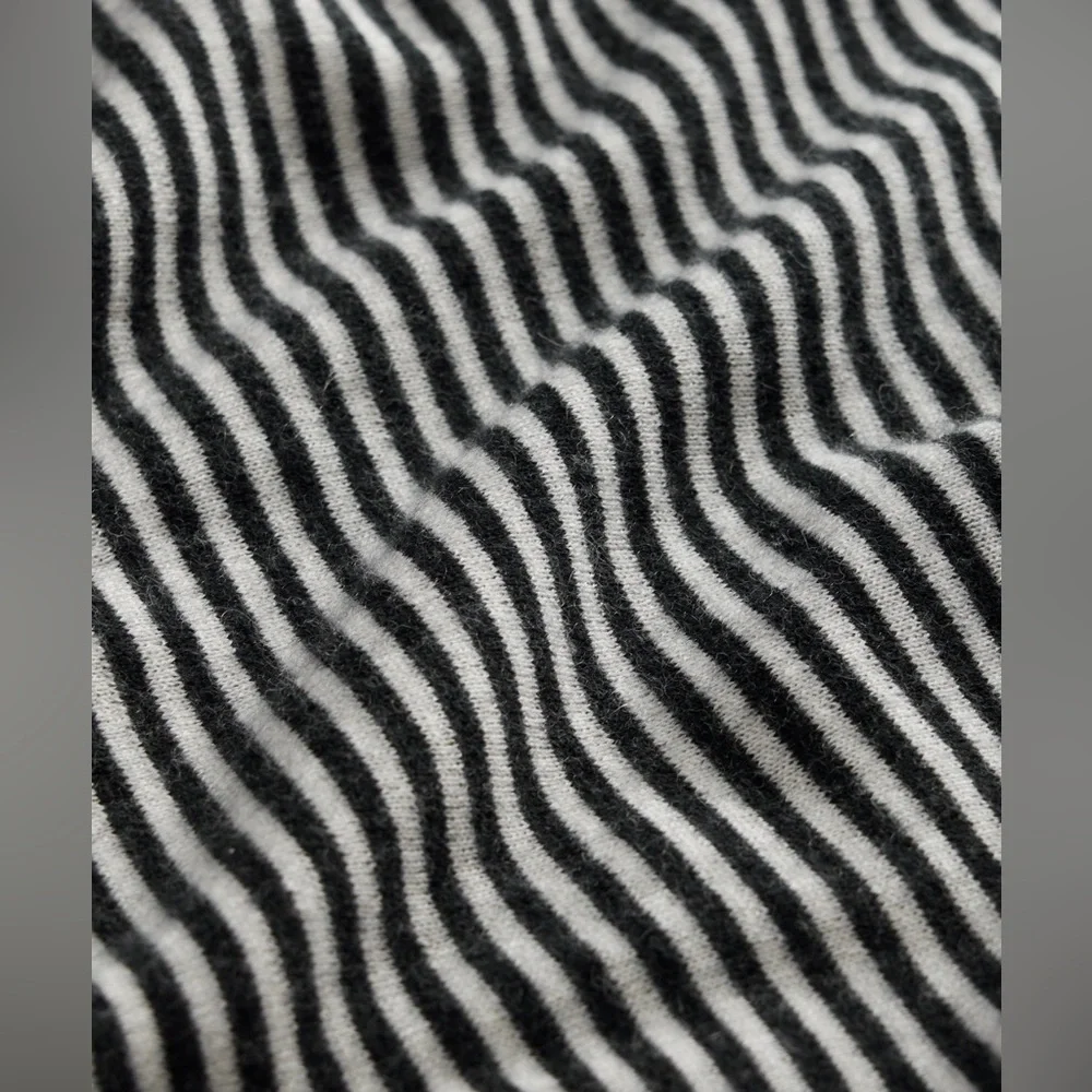 NWT | Todd Snyder | PREMIUM CASHMERE POCKET TEE IN BLACK STRIPE - Picture 3 of 10